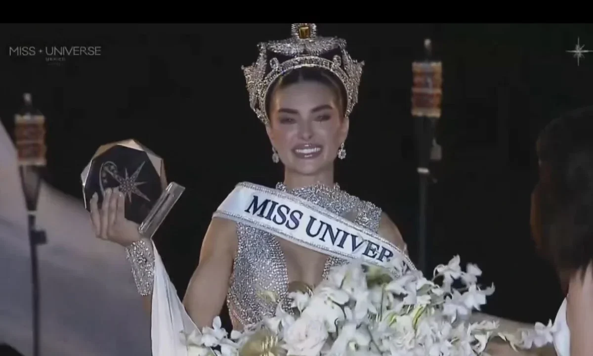 María Vargas, la representante de Jalisco, se coronó este sábado como la nueva Miss Universo México y recibió la corona de Fátima Bosch.