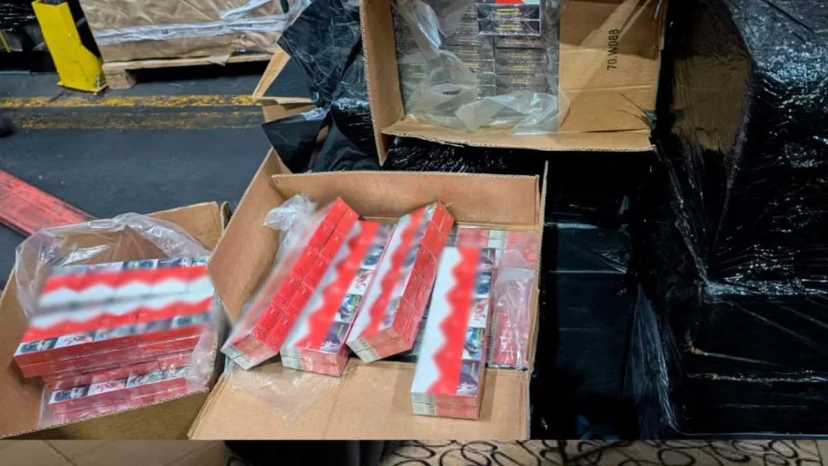 Personal de Aduanas y de la Semar aseguró cuatro embarques con más de 5.8 millones de cigarros apócrifos procedentes de Singapur y Sri Lanka en el AICM.