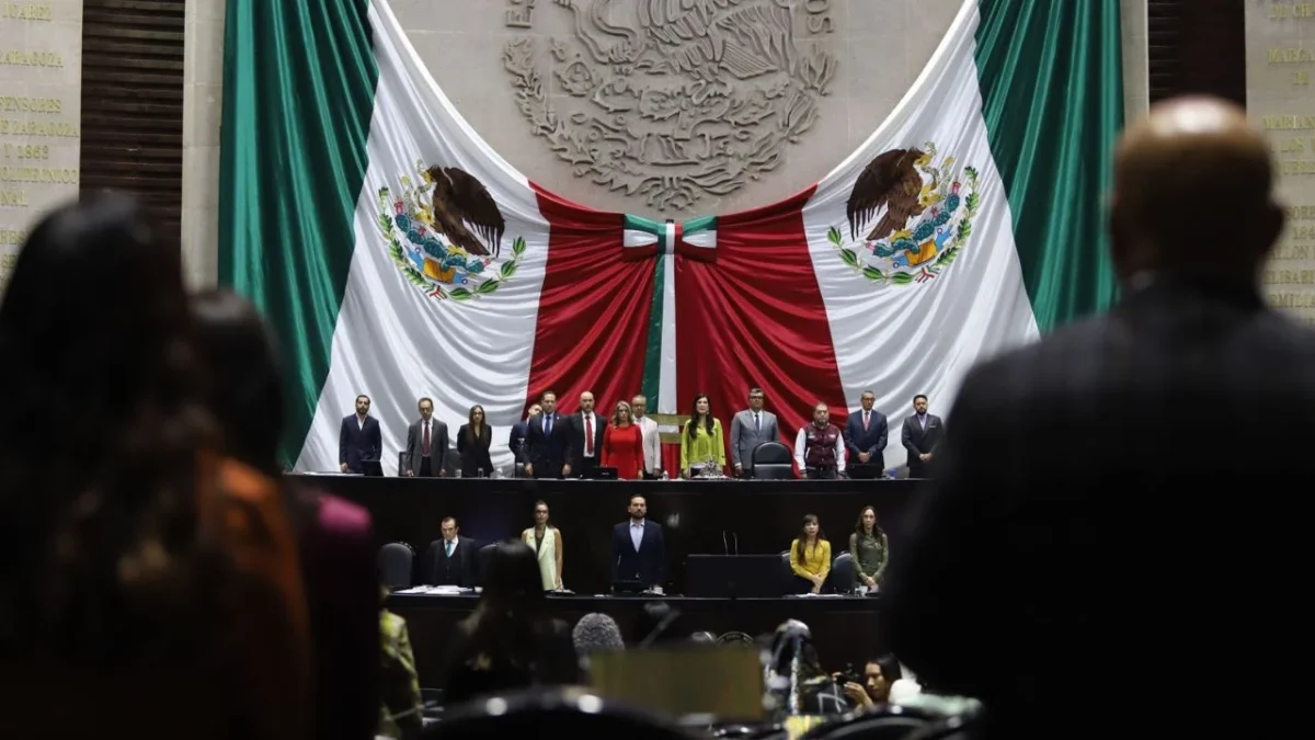 Morena convocó a sus legisladores a la reunión plenaria en la Cámara de Diputados, participarán Ebrard, Amador y más funcionarios federales.