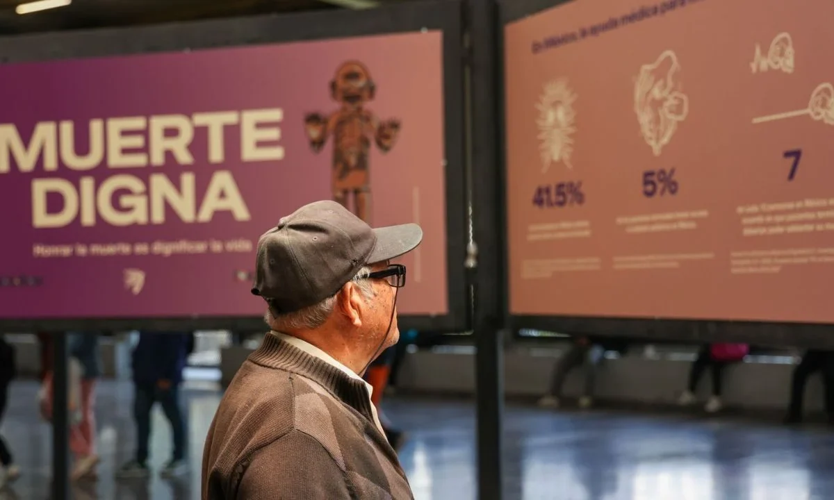 Un grupo de ciudadanos entregó un paquete de iniciativas para impulsar la 'Ley Trasciende', para tener una muerte digna.