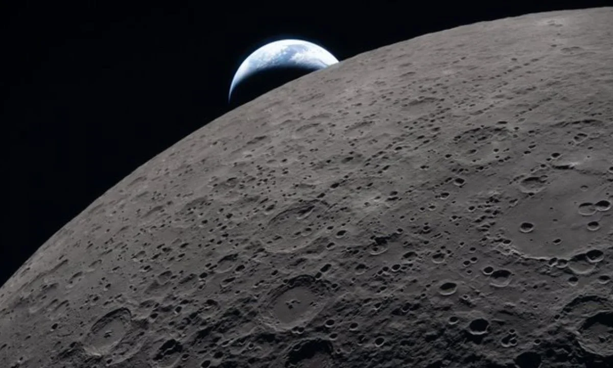 El LRO tomó las fotografías del cráter mostradas por la NASA entre el 11 y el 12 de agosto, tras el impacto del Falcon 9 de SpaceX.