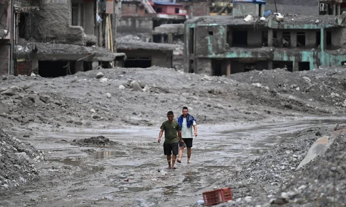 El balance subió a 781 muertos y 2 mil 502 desaparecidos, anunció este domingo la autoridad de Nepal encargada de la gestión de emergencias.
