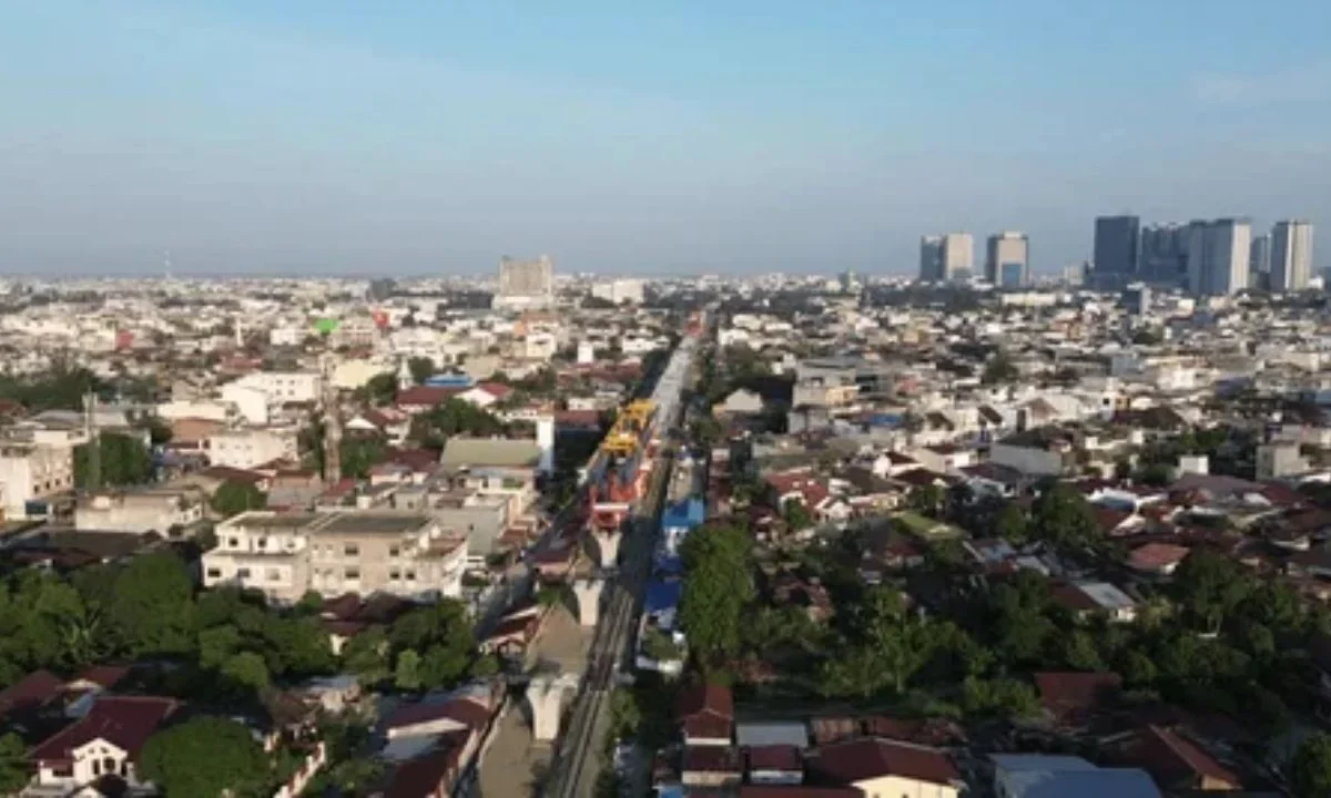 Un sismo de magnitud preliminar 6.9 sacudió Indonesia, cerca de Pematangsiantar, en la isla de Sumatra. Autoridades evalúan posibles daños y afectaciones.