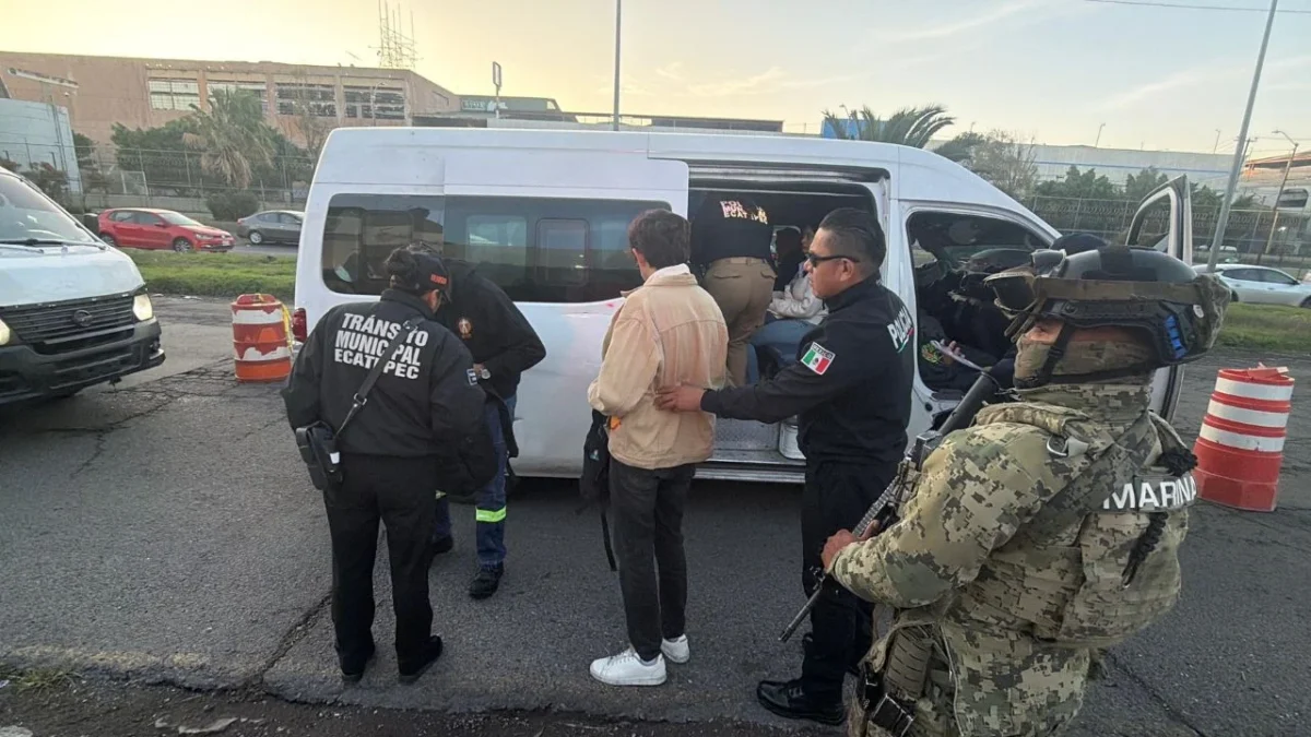 Policía municipal y Marina refuerzan la seguridad de pasajeros y mujeres durante sus traslados en avenida Central.