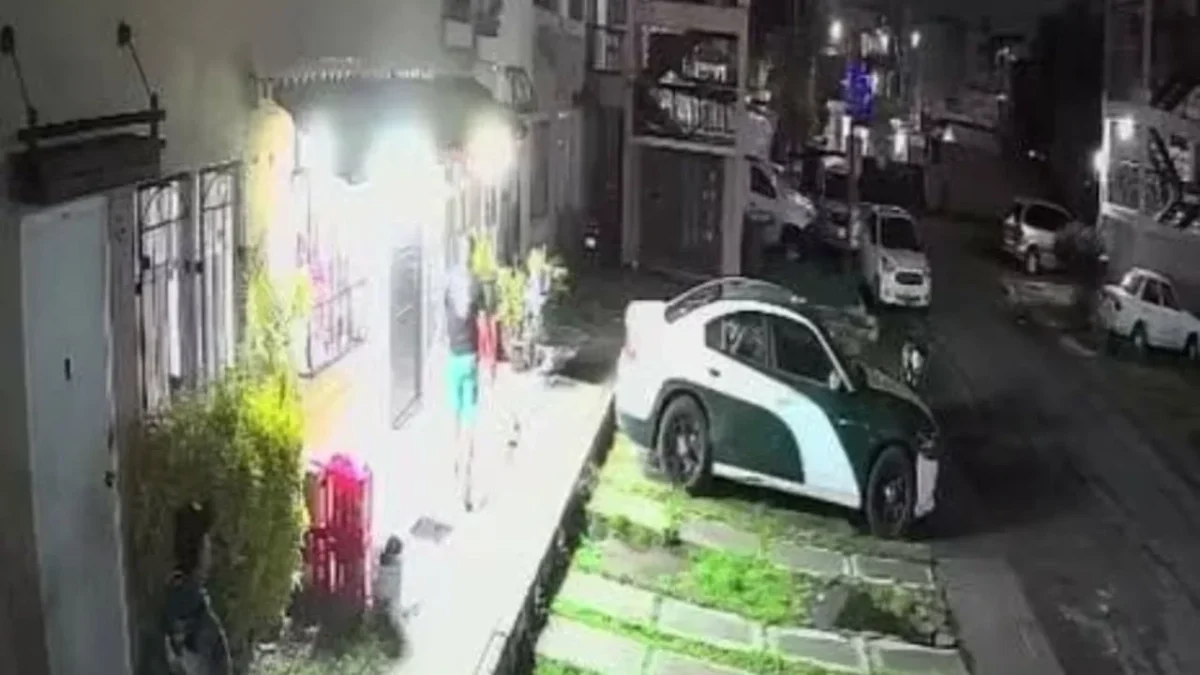 Un hombre baleó y mató a un perrito en una unidad habitacional en Tecámac, al parecer mordió a su hijo y decidió acabar con el animal.