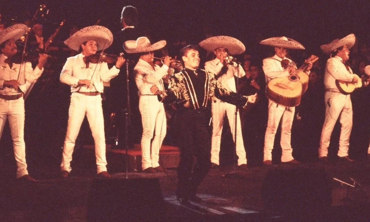 El 28 de agosto de 2016 México perdió a Juan Gabriel, uno de sus más grandes compositores, por lo que se prepararon actividades en su honor.