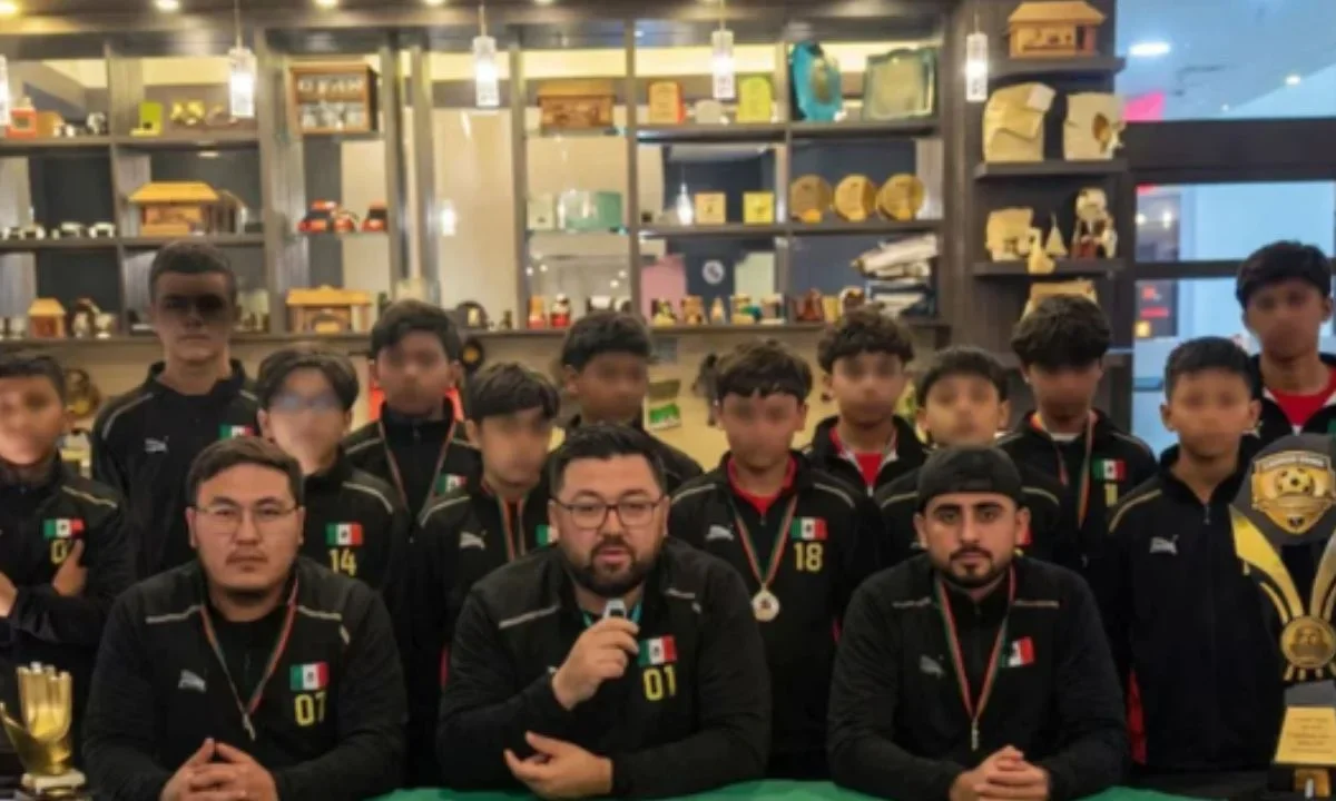 Regresa el equipo Leyendas Obeliz a México tras quedar varados en Colombia.