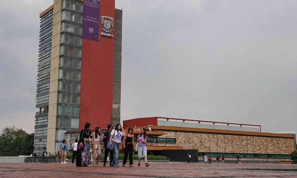A 2 días de que la UNAM comience a aplicar su Examen de Control Presencial, abogados rematan amparos contra la institución para aspirantes.