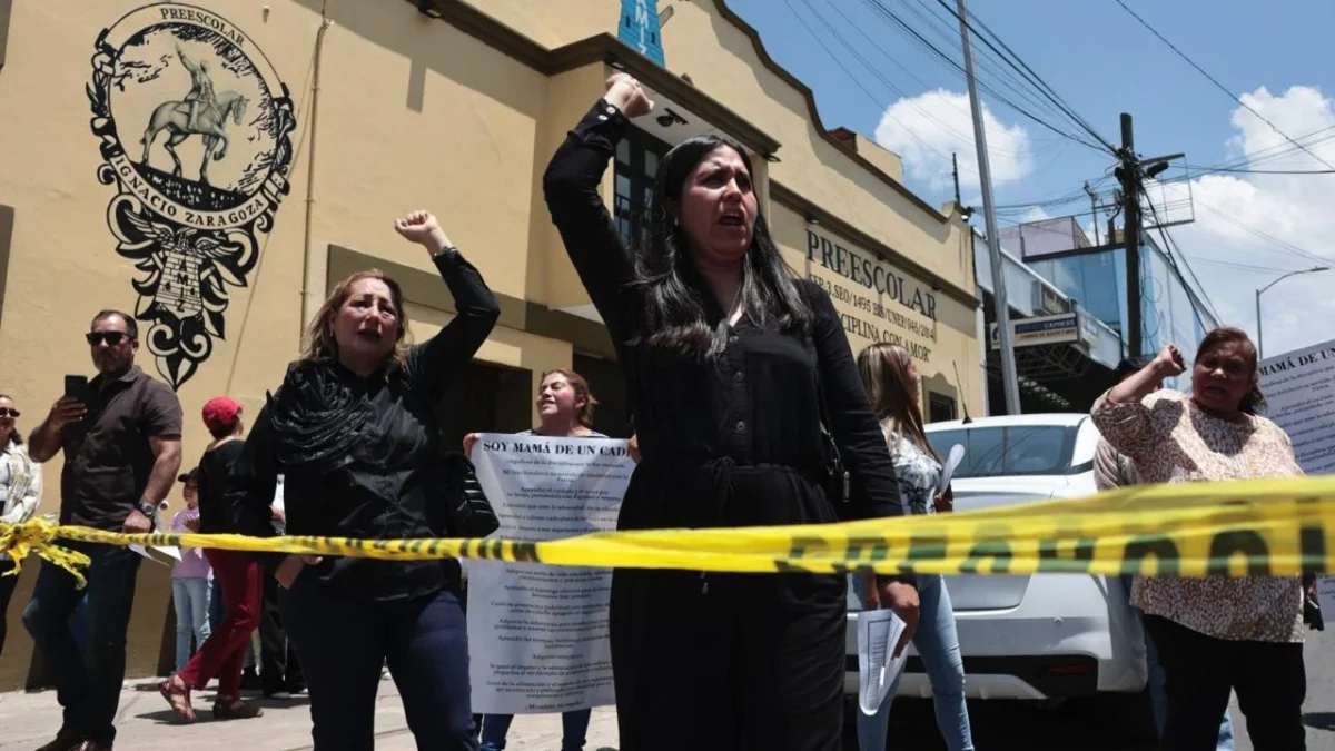 Estudiantes, exalumnos y padres de familia respaldaron a la Academia Militarizada 'Ignacio Zaragoza', pese a admitir maltratos.