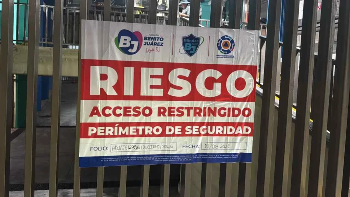 La alcaldía Benito Juárez colocó sellos de Protección Civil en el Colegio Simón Bolívar tras el incendio de este martes.