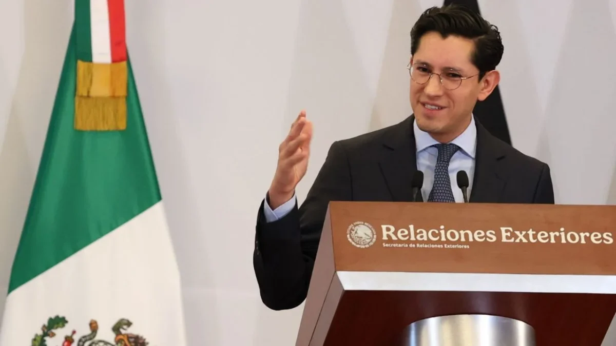 Roberto Velasco agradeció la gestión de Carlos Espá para el otorgamiento del salvoconducto a Betssy Chávez, quien ya se encuentra en México.
