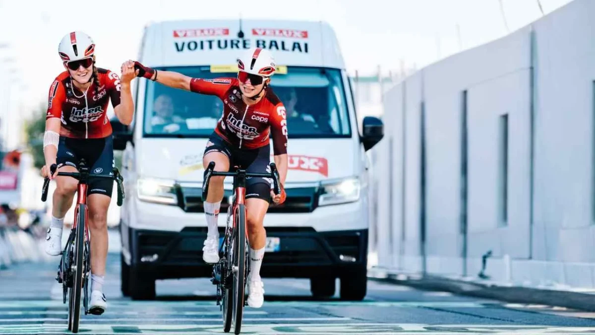 La ciclista mexicana, Romina Hinojosa, conmueve al Tour de France.