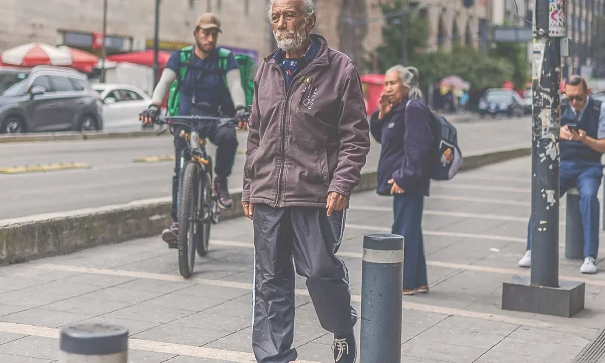 Con más de 1.5 millones de personas mayores de 60 años, CDMX conmemora el Día del Abuelo en medio de un acelerado envejecimiento poblacional.
