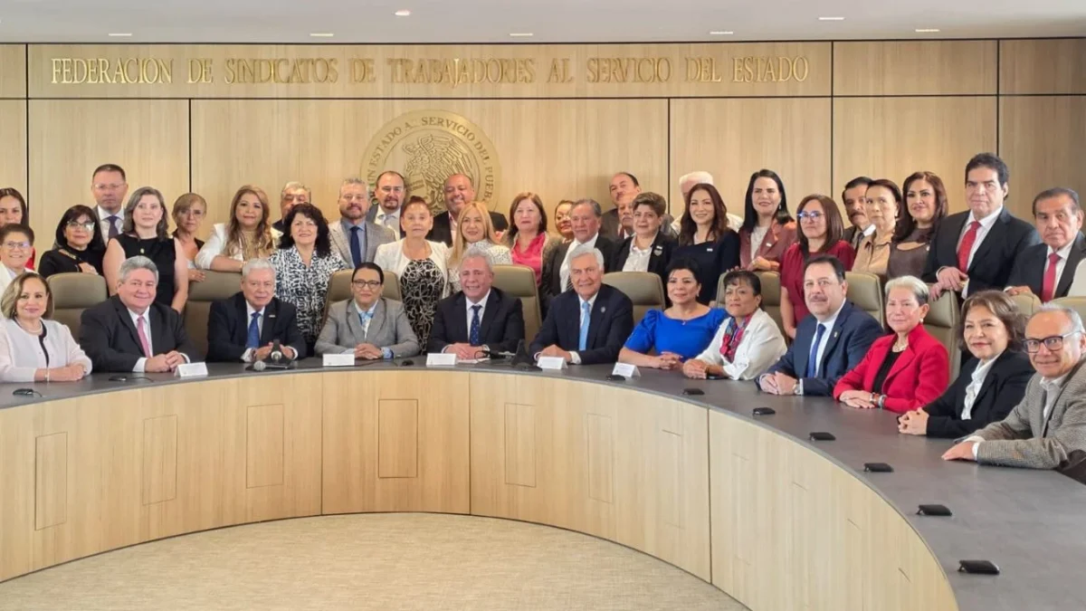 'Vamos bien y en lo laboral y económico iremos mejor', afirmó la titular de la Segob al reconocer contribución de agremiados de la FSTSE.