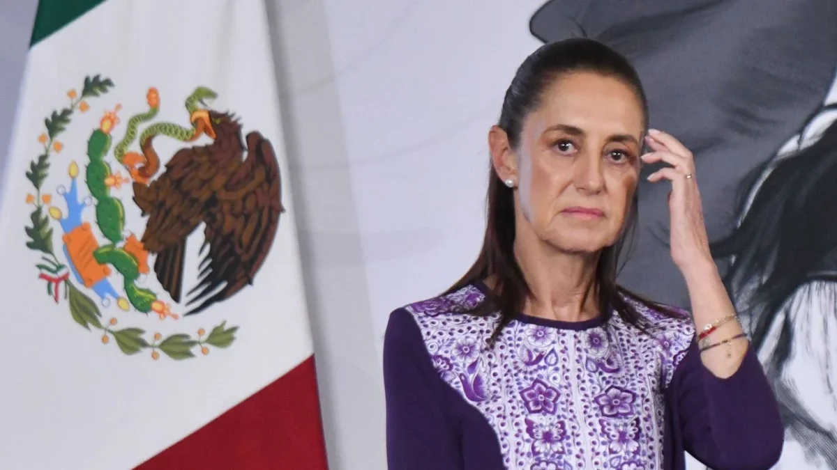 Claudia Sheinbaum informó que presenta gripe fuerte, tos y fiebre, por lo que este viernes guardará reposo y Rosa Icela Rodríguez encabezará la Mañanera del Pueblo.