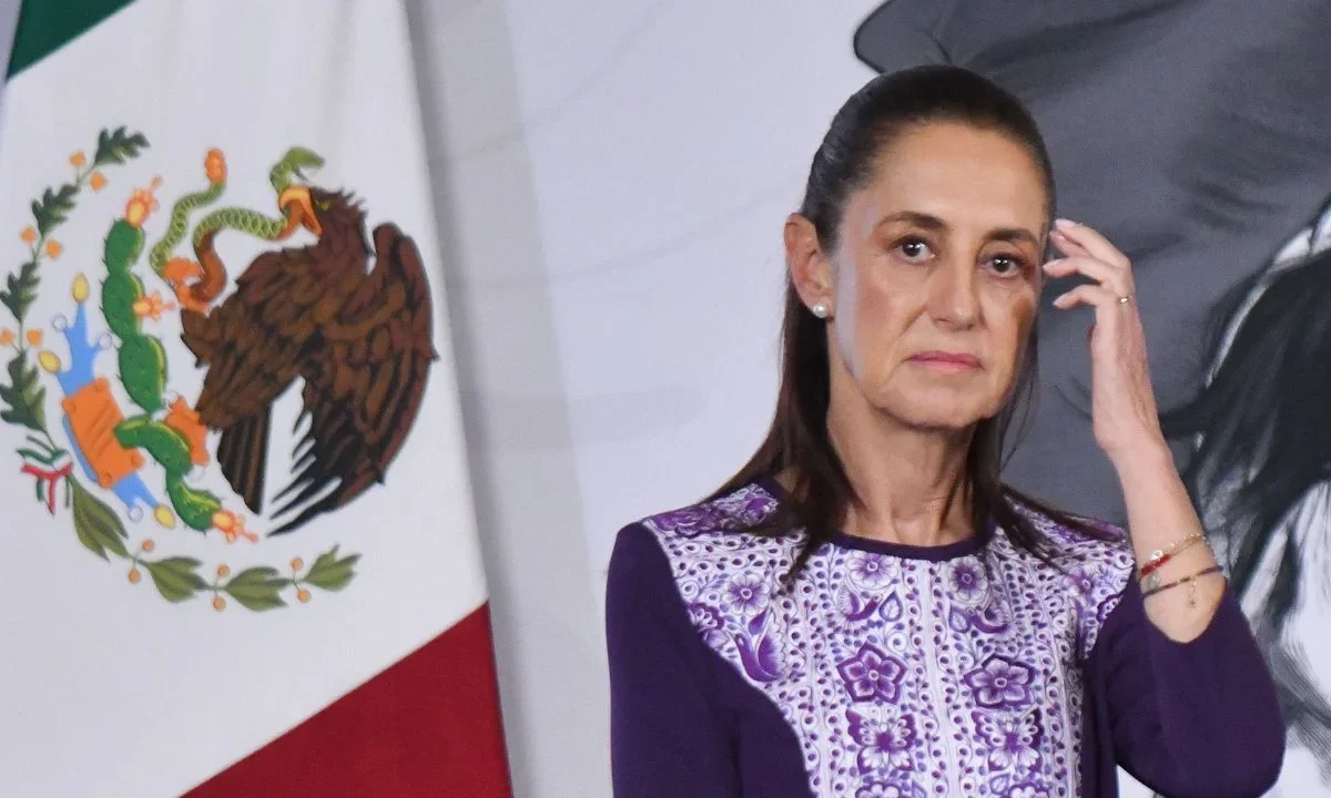 Claudia Sheinbaum informó que presenta gripe fuerte, tos y fiebre, por lo que este viernes guardará reposo y Rosa Icela Rodríguez encabezará la Mañanera del Pueblo.
