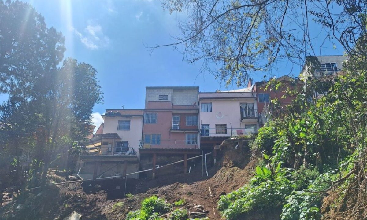 Claudia Sheinbaum pidió investigar la construcción de viviendas en el Área Natural Protegida de la Cuenca Hidrográfica del Río Necaxa.