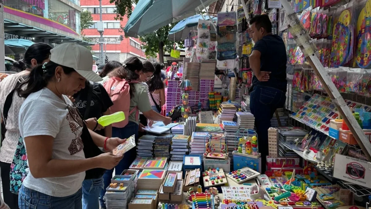 Si pretendes ahorrar en los gastos de útiles, uniformes, mochilas y más, sigue la Guía de regreso a clases 2026 de la Profeco.