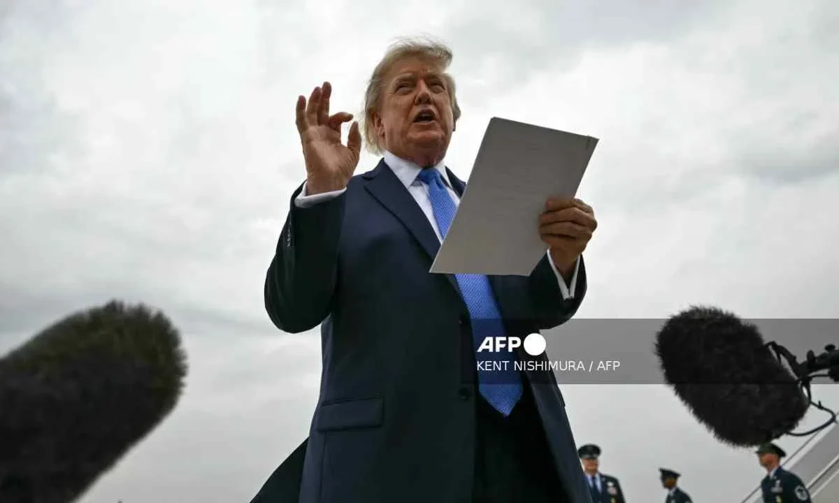 Donald Trump apela ante la Corte Suprema para construir salón de baile en la Casa Blanca.