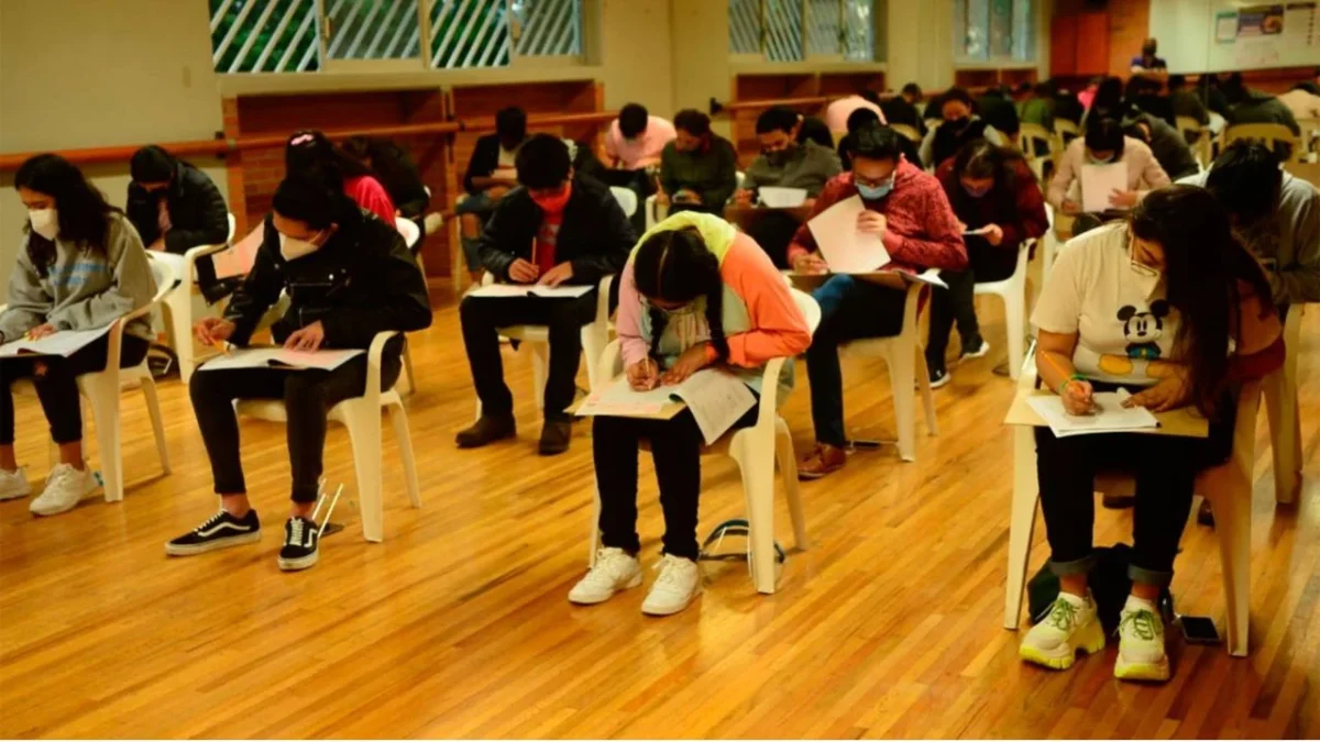 En León, al corte de las 16:00 horas del 11 de agosto, 2 mil 122 personas completaron su registro para realizar el examen de control UNAM.
