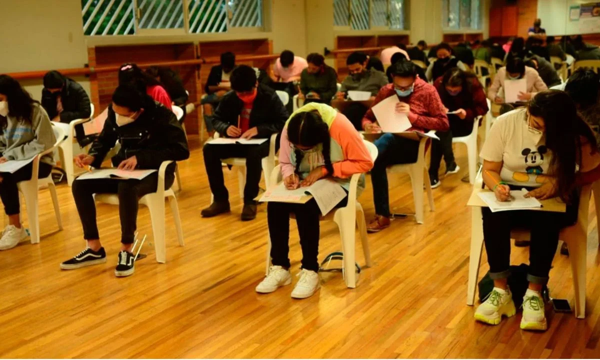En León, al corte de las 16:00 horas del 11 de agosto, 2 mil 122 personas completaron su registro para realizar el examen de control UNAM.