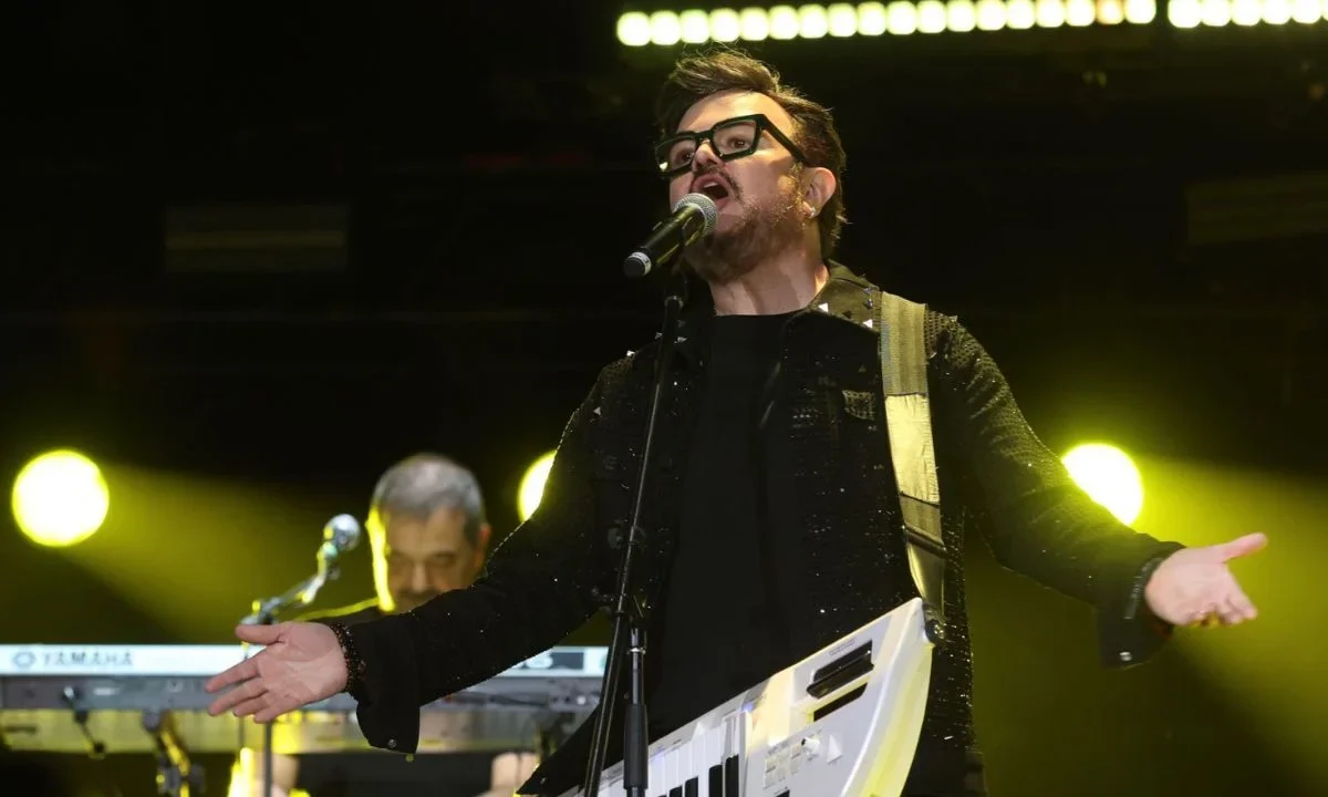 Aleks Syntek explota con sus fans en la celebración del Grito de Independencia