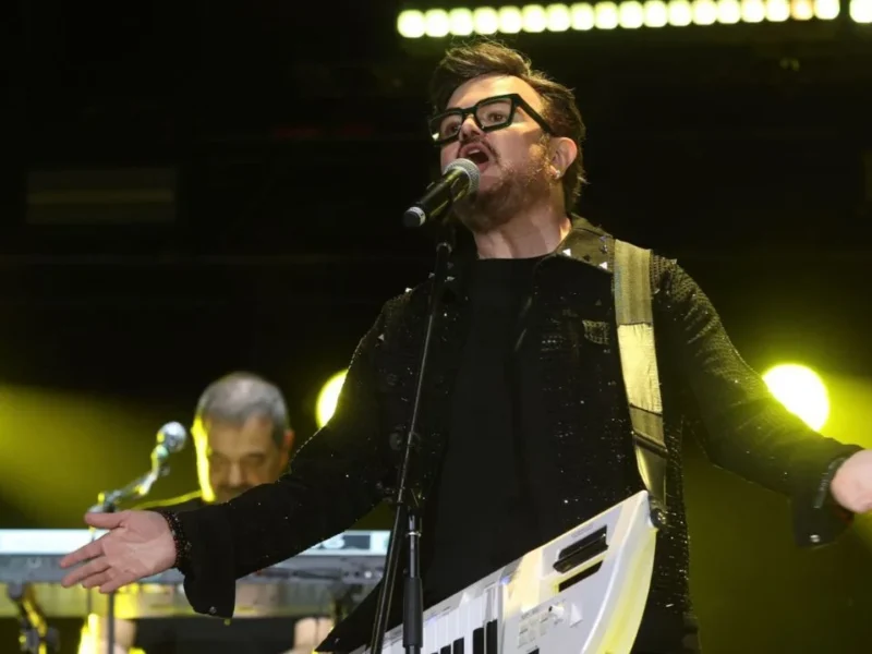 Aleks Syntek explota con sus fans en la celebración del Grito de Independencia