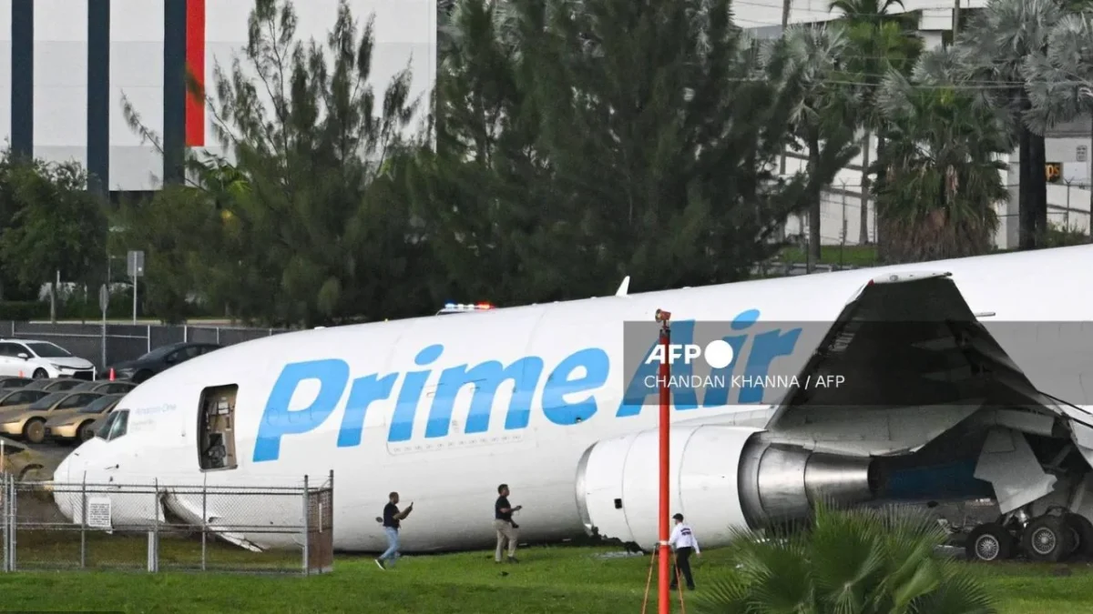 Cinco muertos en accidente de avión de carga que se salió de pista en Miami