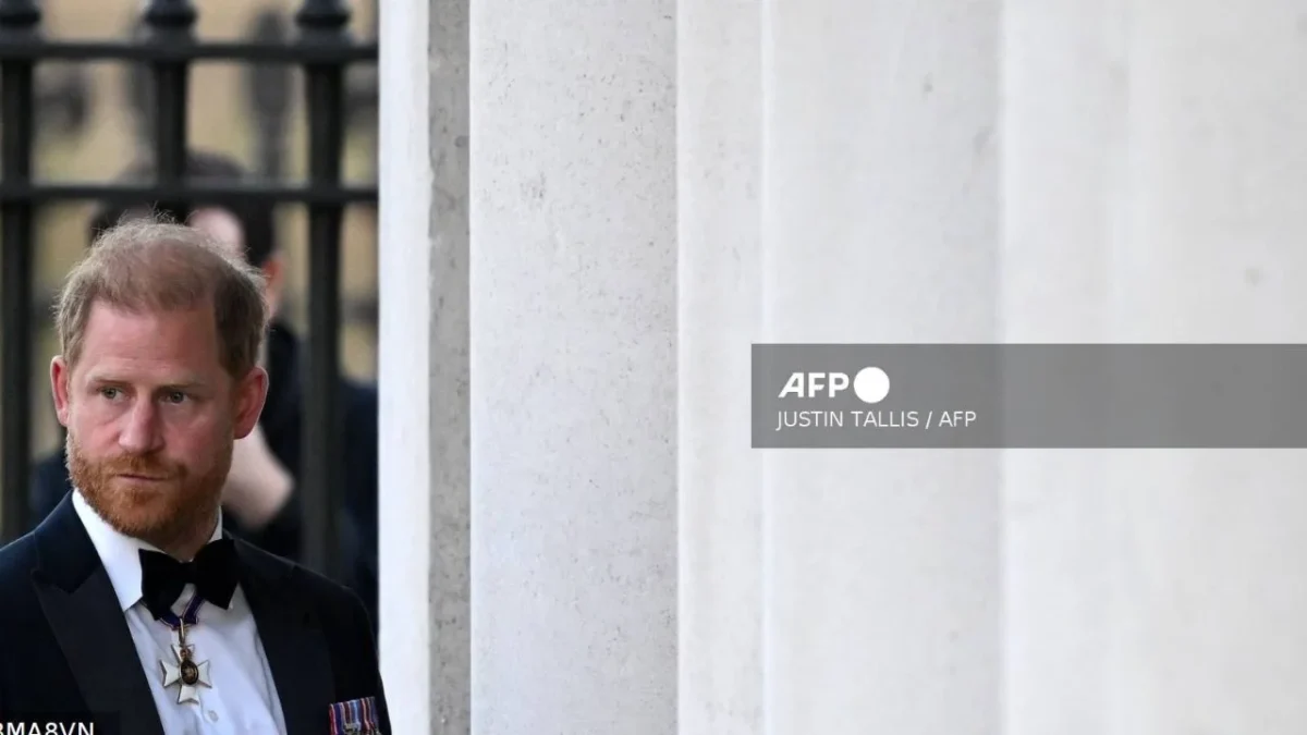 El príncipe Enrique reaparece en público tras su regreso al Reino Unido