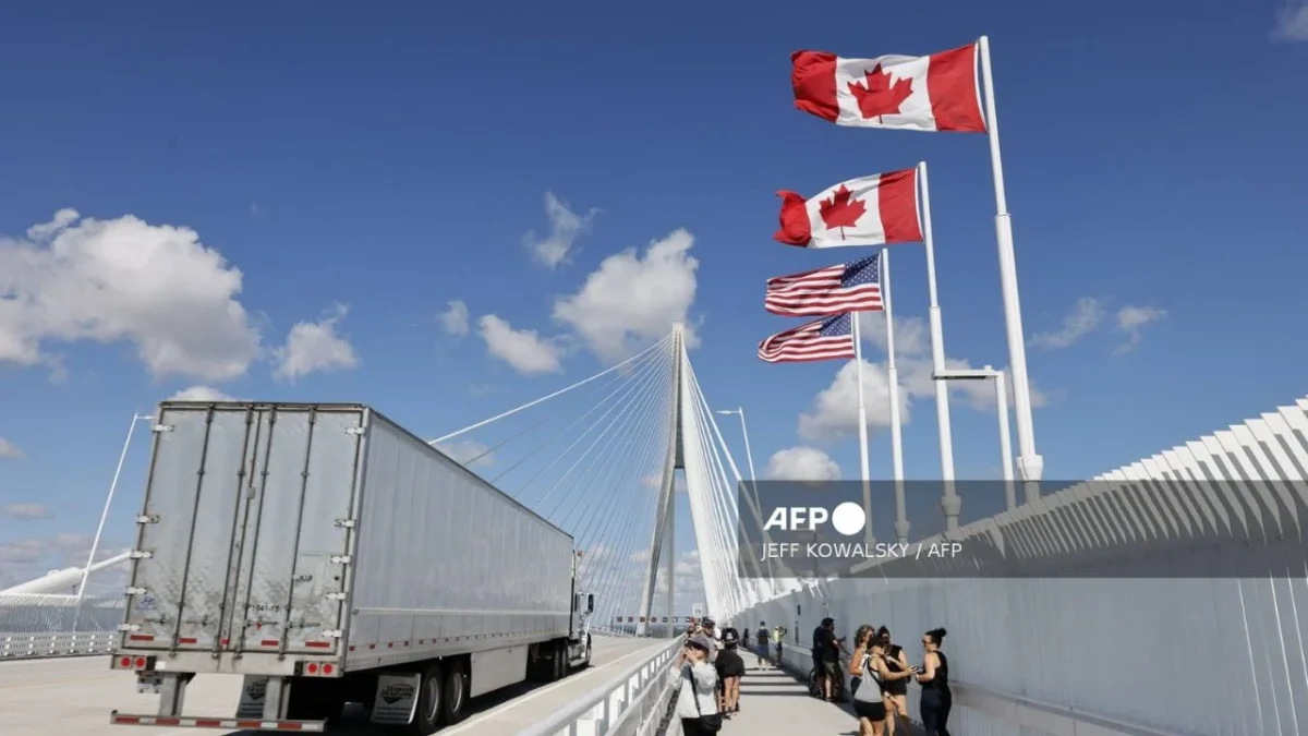 Inicia la guerra comercial entre Canadá y EU, entran en vigor los aranceles