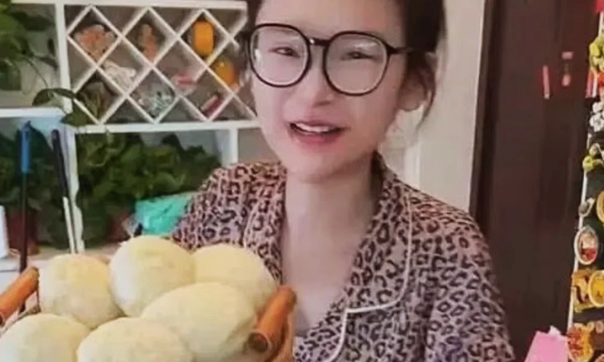 Muere influencer Yingying, que ingería grandes cantidades de comida mientras se grababa