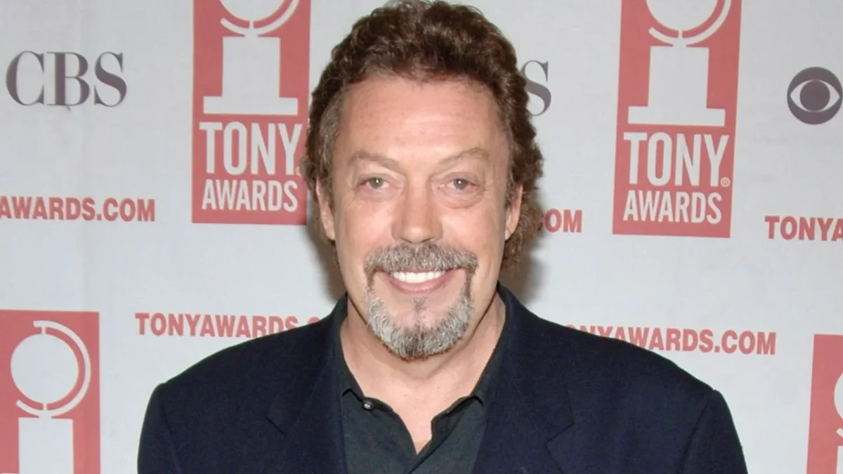 Revelan la causa de muerte de Tim Curry