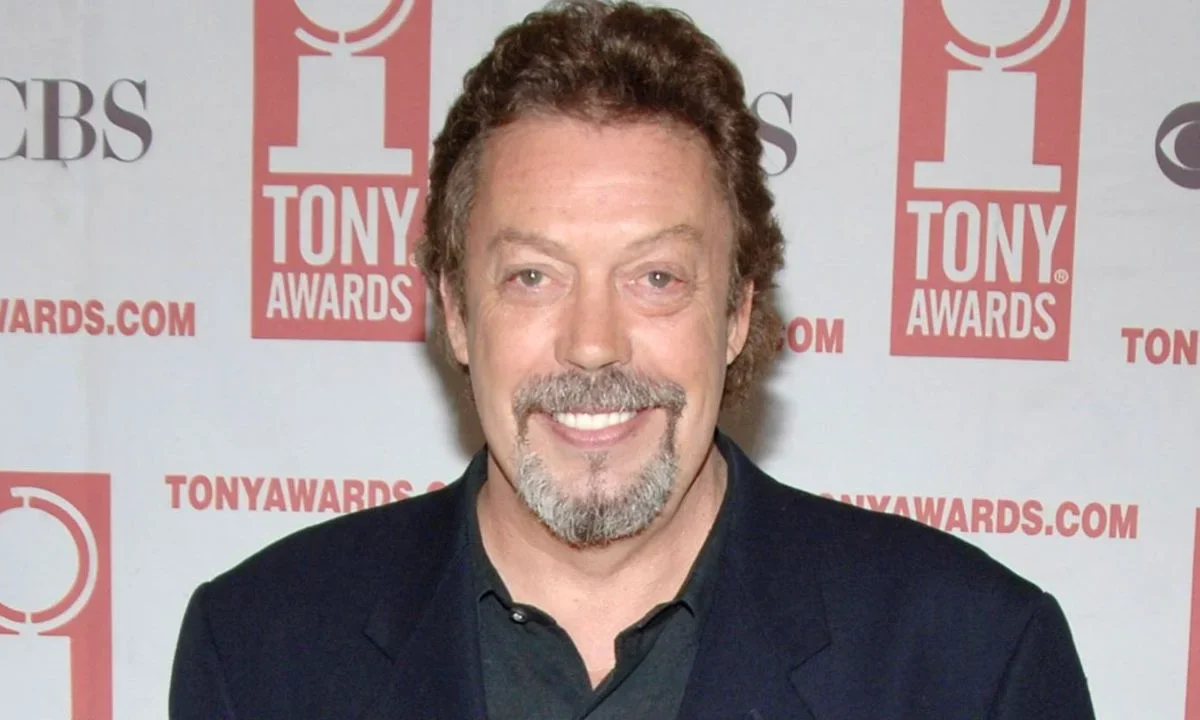 Revelan la causa de muerte de Tim Curry