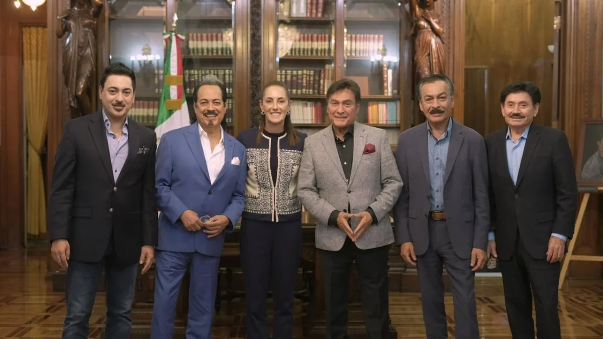 Sheinbaum recibe a Los Tigres del Norte en Palacio Nacional