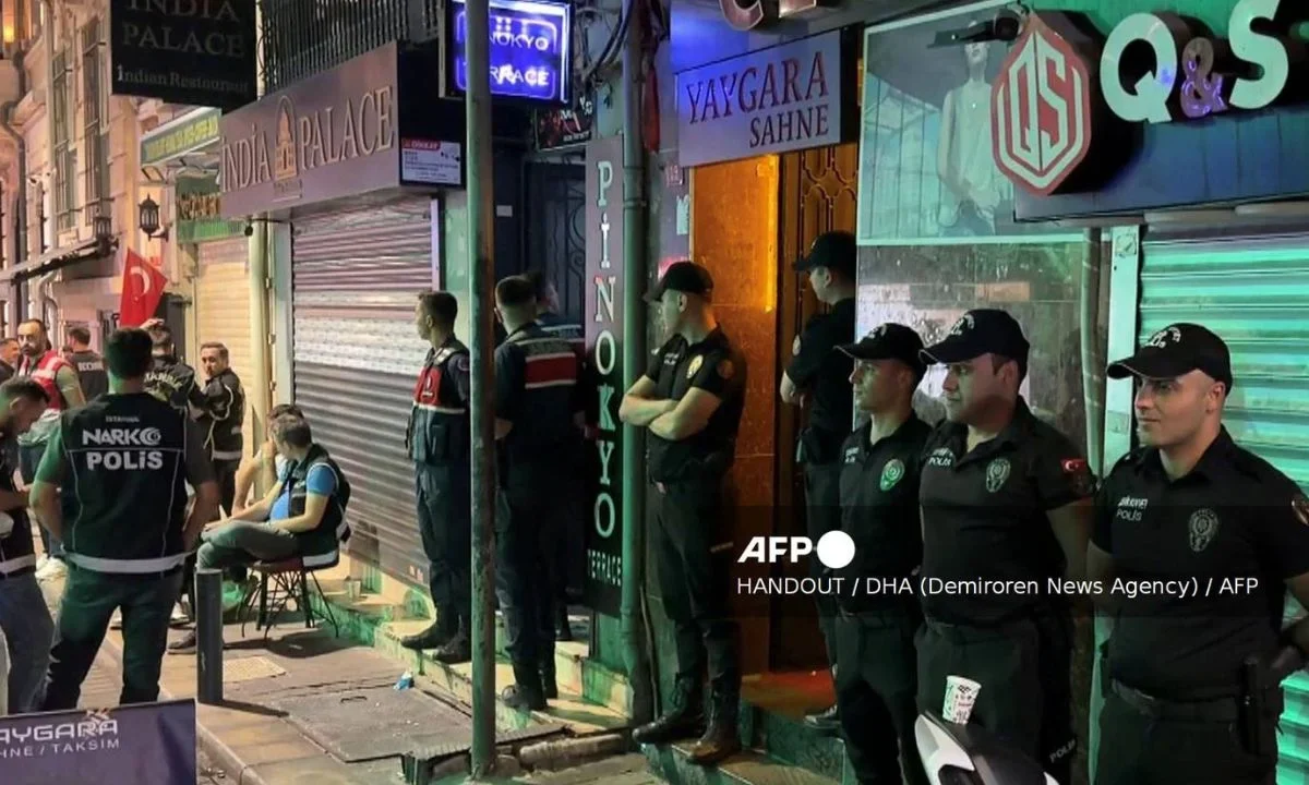 Turquía realiza redadas contra locales y activistas LGBT+