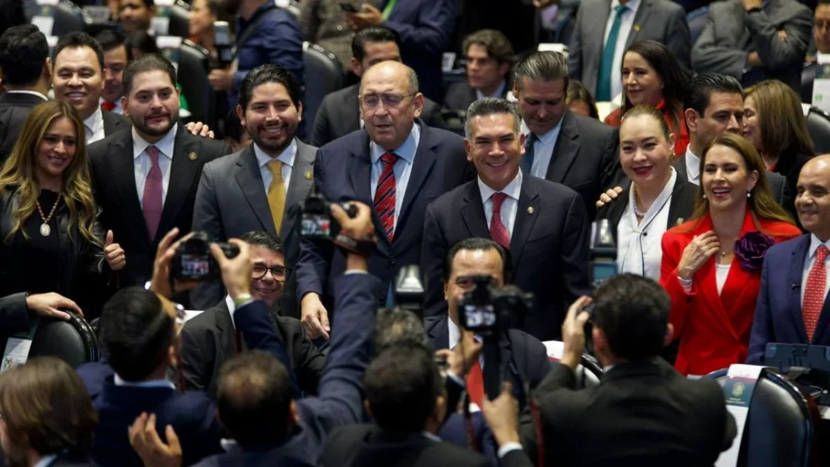 Alito Moreno aseveró a ocho años de los gobiernos de Morena el saldo es 'un país endeudado, estancado y sumido en la violencia'.