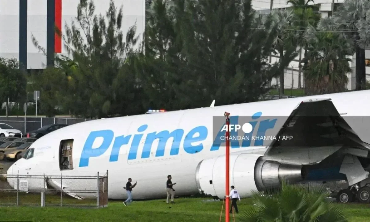 amazon-suspende-operaciones-con-propietario-de-avion-que-se-salio-de-la-pista-en-miami