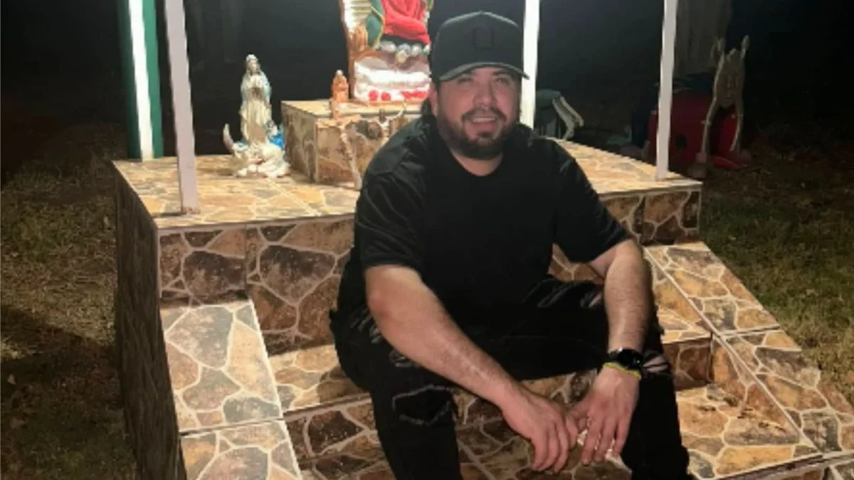 José Luis Esparza, 'El Piturris', atendía su taquería cuando un hombre le disparó y posteriormente huyó a bordo de una motocicleta.