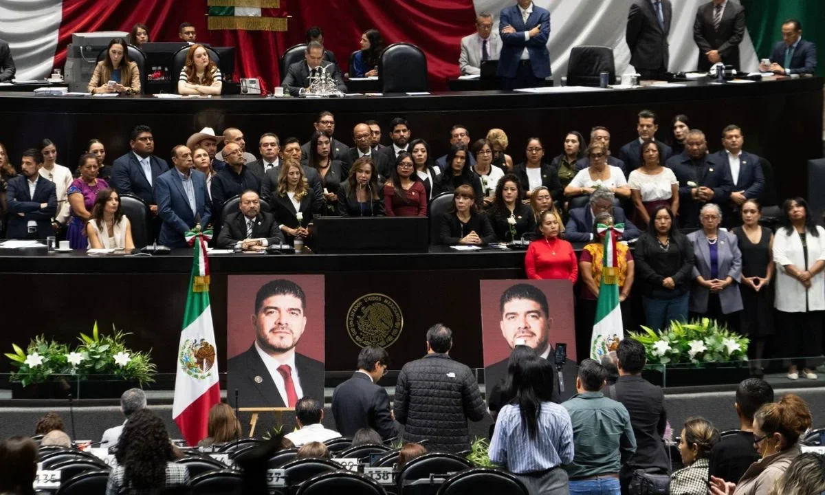 A 5 días de su muerte, la Cámara de Diputados rindió un homenaje al diputado Zenyazen Roberto Escobar García.