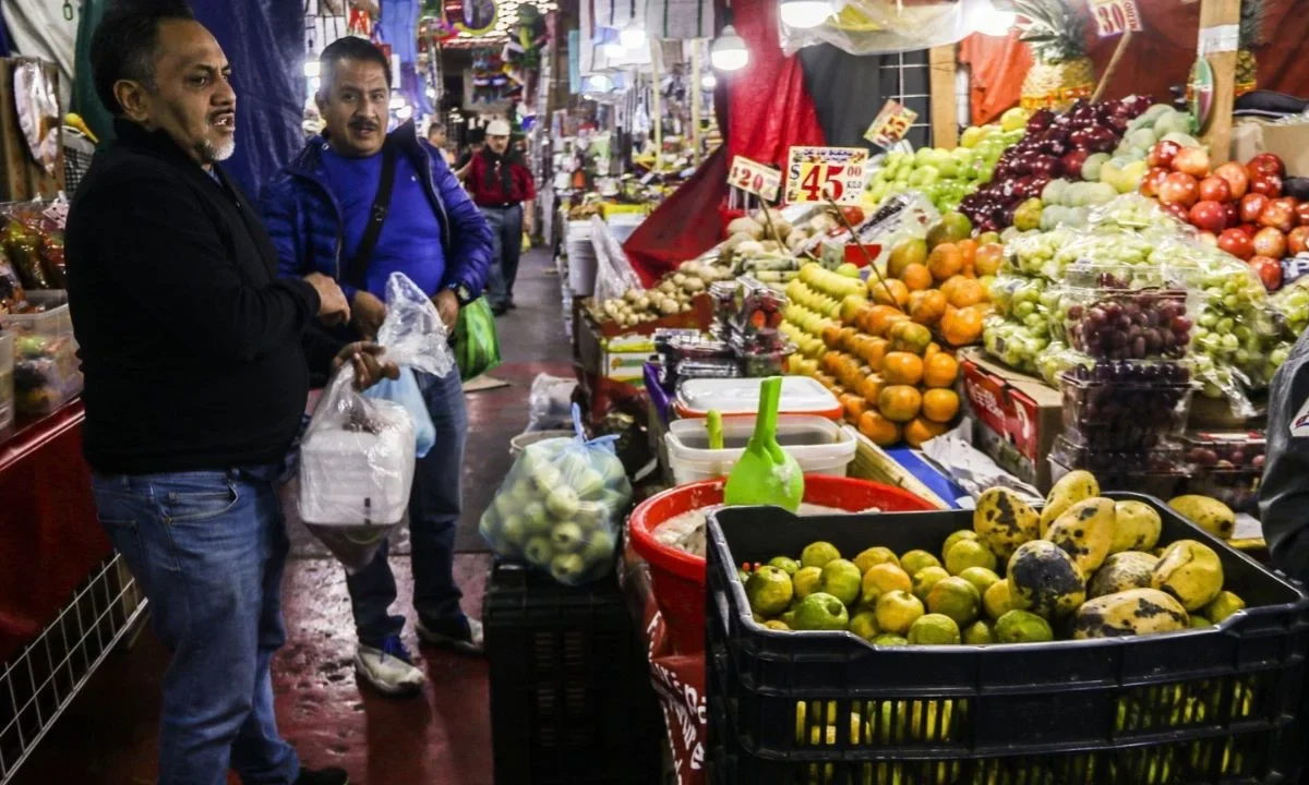 Clara Brugada anunció que el programa de Presupuesto Participativo busca lograr el mejoramiento de 190 mercados públicos para 2027.