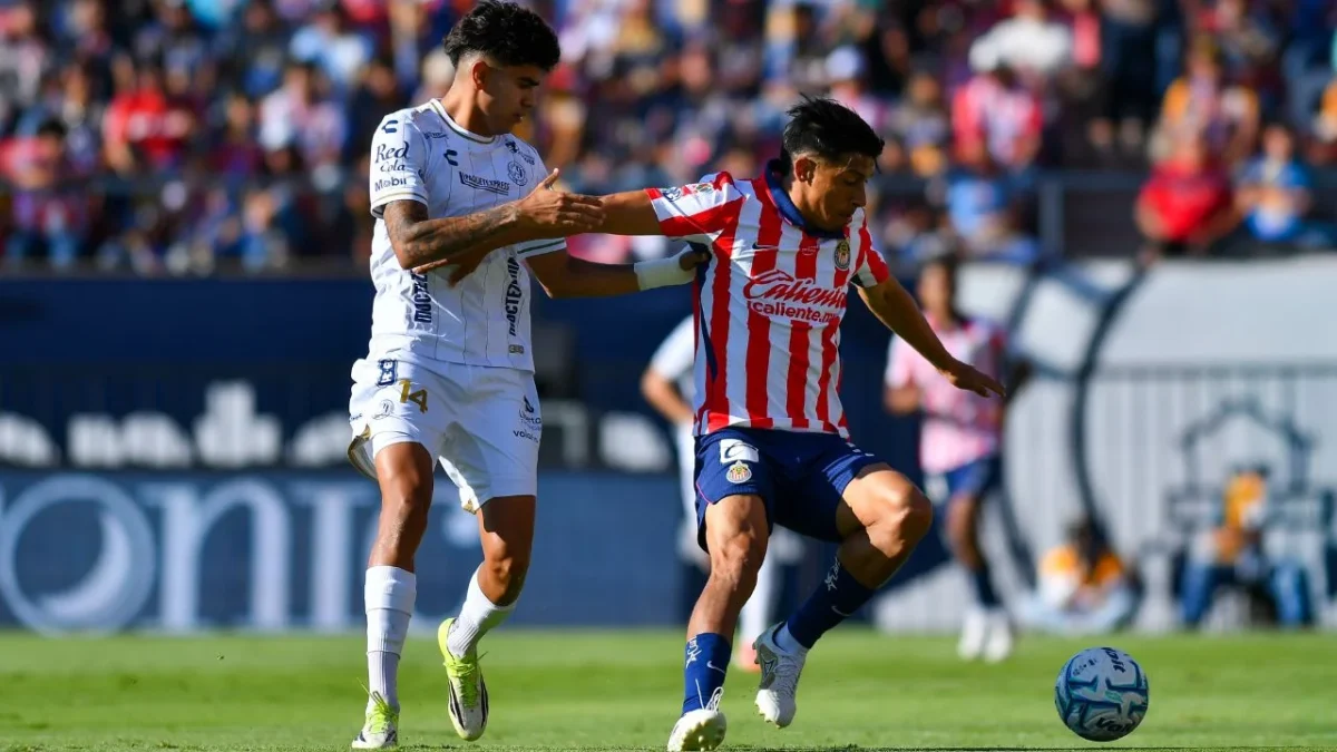 Chivas resolvió el partido en los primeros 10 minutos, tomando ventaja de 1-0 sobre San Luis con autogol del portero Andrés Sánchez.