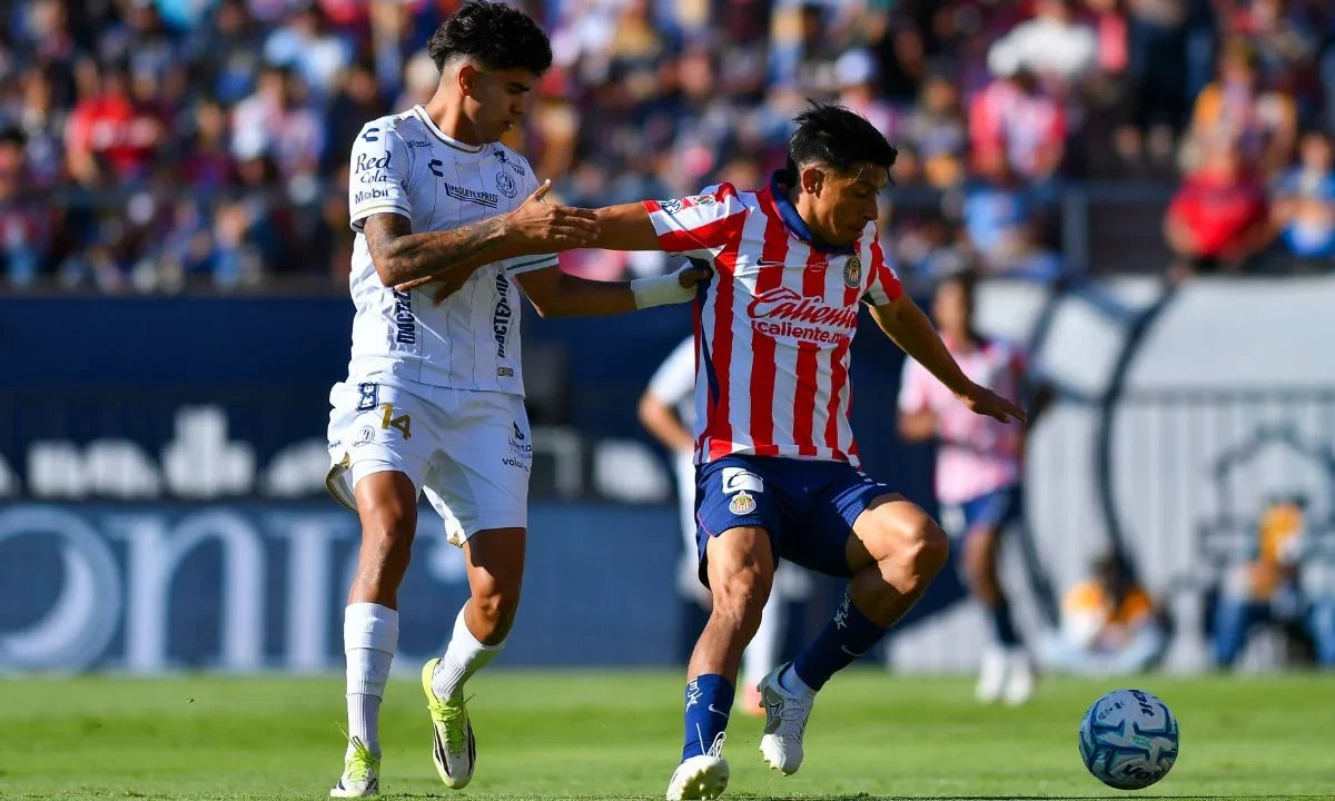 Chivas resolvió el partido en los primeros 10 minutos, tomando ventaja de 1-0 sobre San Luis con autogol del portero Andrés Sánchez.