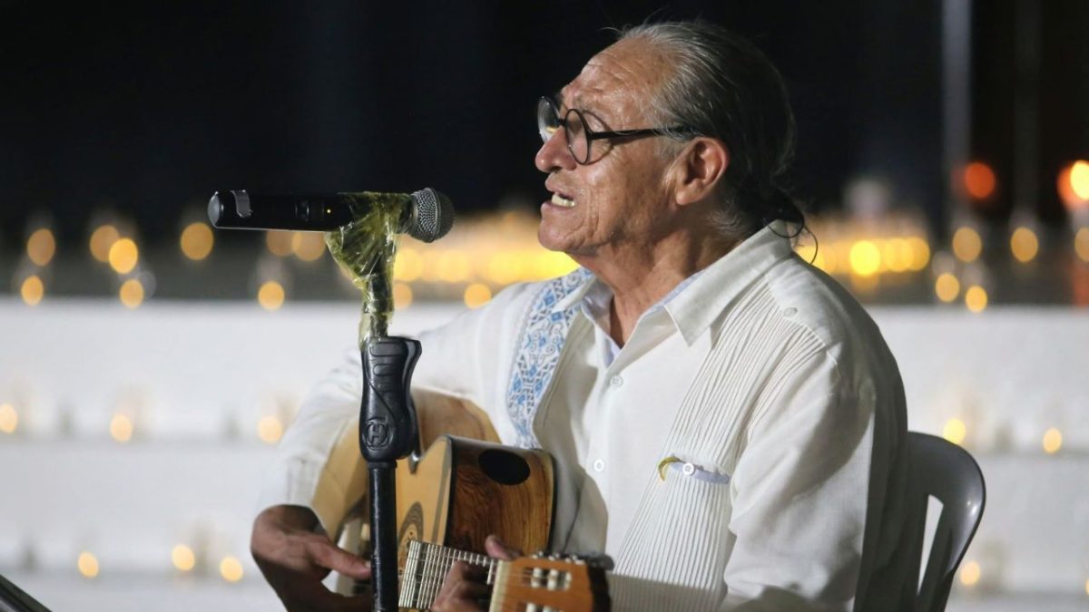 Sheinbaum señaló que la voz, música y compromiso con las causas justas de Gabino Palomares dejan una huella profunda en muchas generaciones.