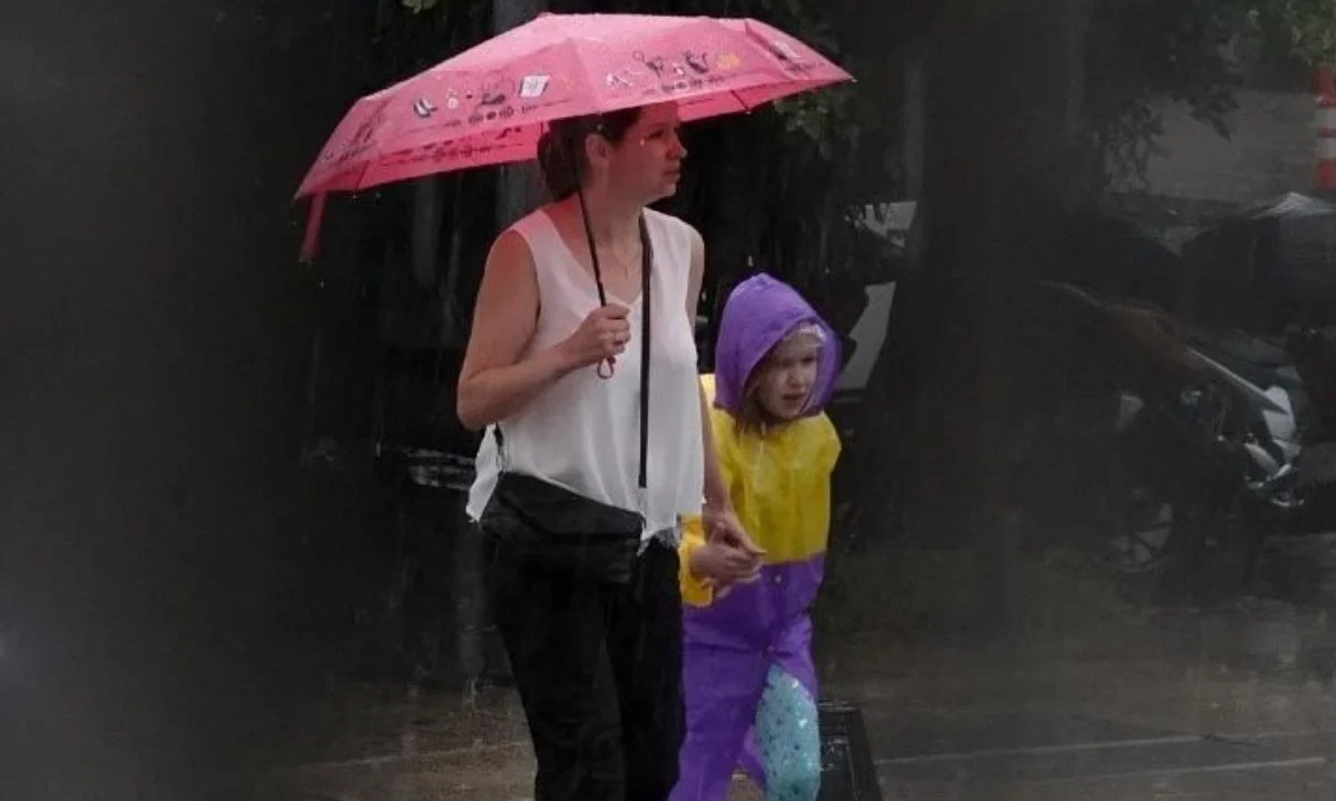 Clima hoy: 26 estados tendrán lluvias fuertes; persiste el calor extremo en el norte