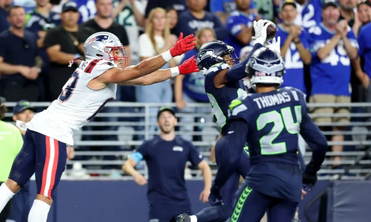 Los Seahawks se sobrepusieron a Patriots en el partido inaugural de la temporada de la NFL con una intercepción al final.