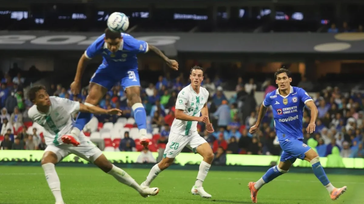Cruz Azul logró derrotar a Santos en la Jornada 7 de la Liga MX aunque el único gol llegó cerca de los 90 minutos finales.