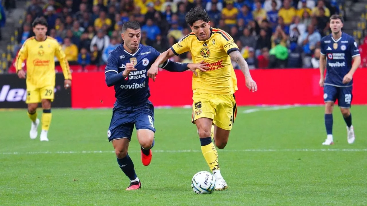 Cruz Azul vence 4-3 al América en el clásico joven del Apertura