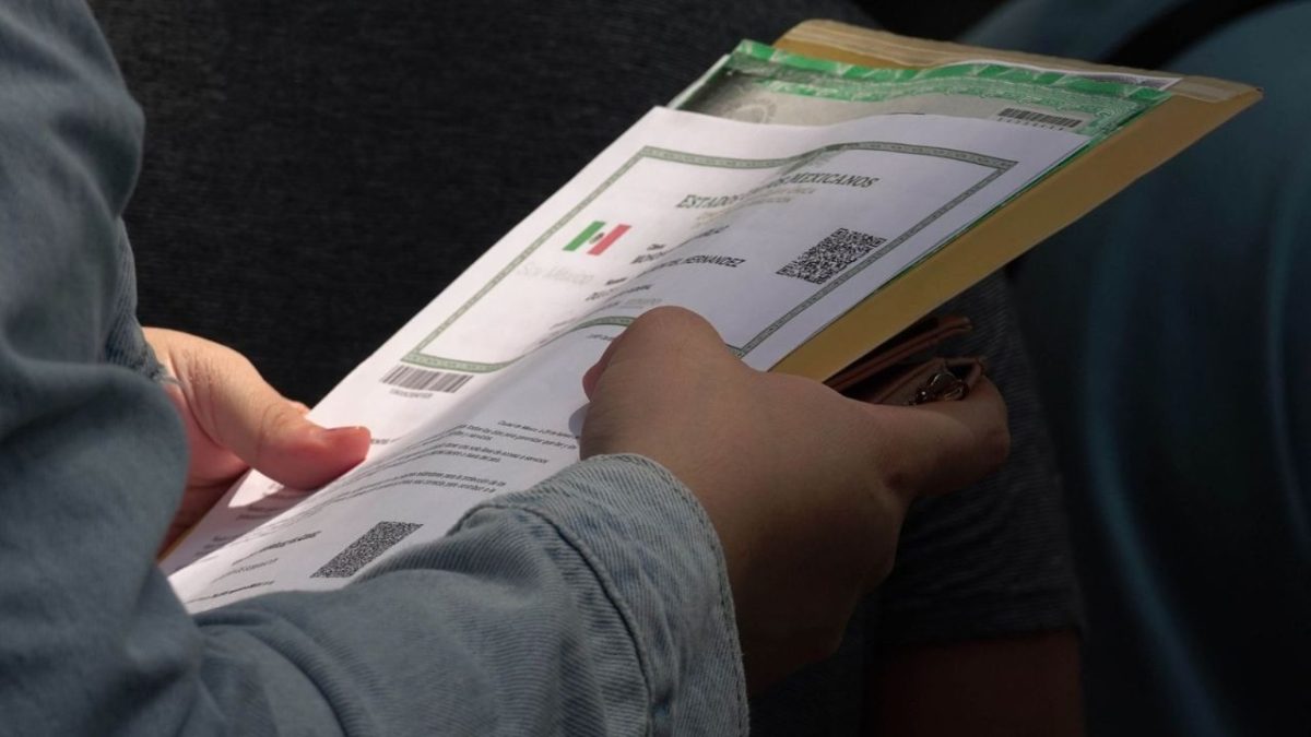Si una CURP no está certificada muchos trámites obligatorios no se pueden realizar, antes de que te la rechacen verifica si está actualizada.