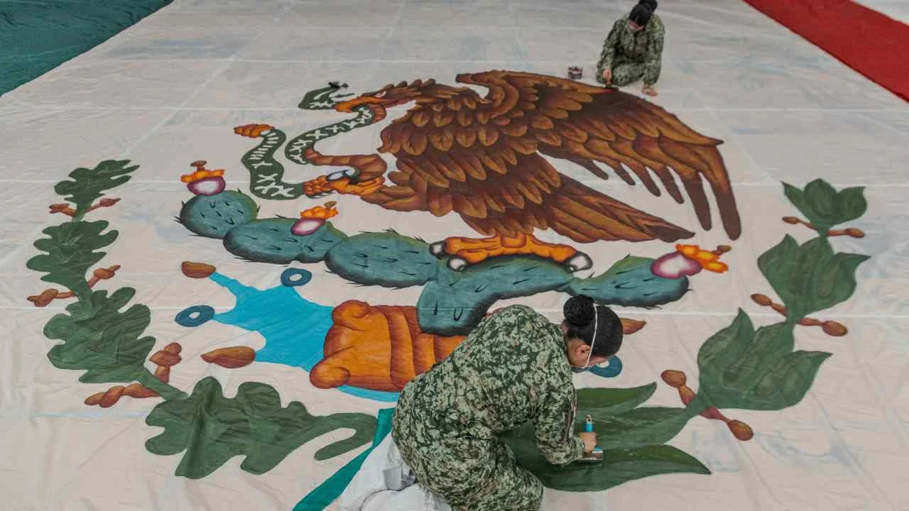 De un lienzo blanco nace una bandera monumental