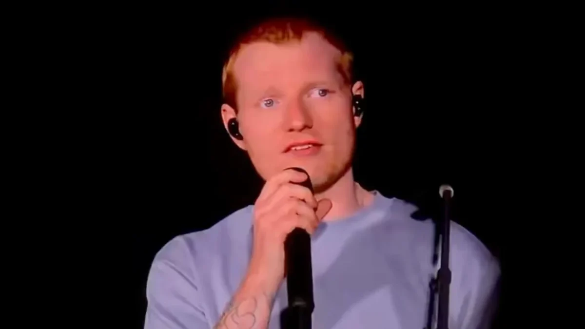 Tras decir que no utilizaba los escenarios como foro político, Ed Sheeran se refirió al conflicto en Gaza como 'injustificable' en concierto.